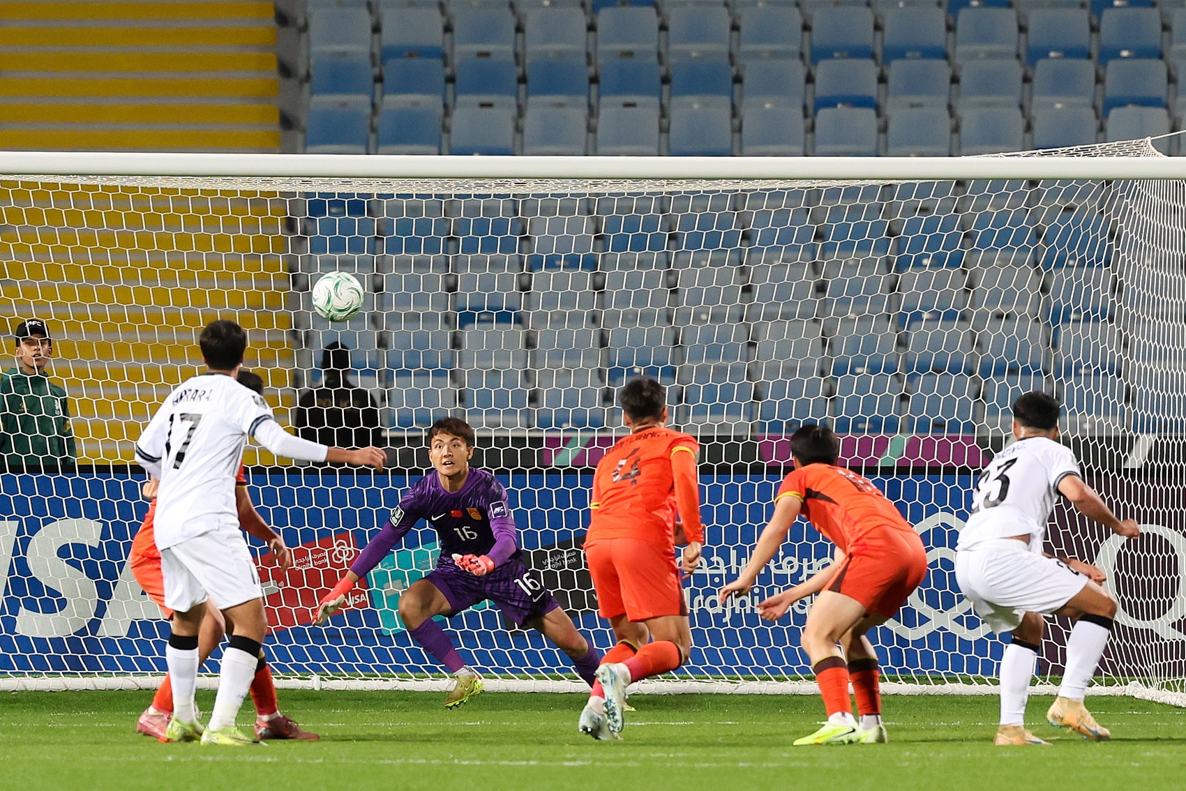 实况播放-启蒙教练谈李昊：他最初不想踢门将，最大特点是让球队多一个后卫