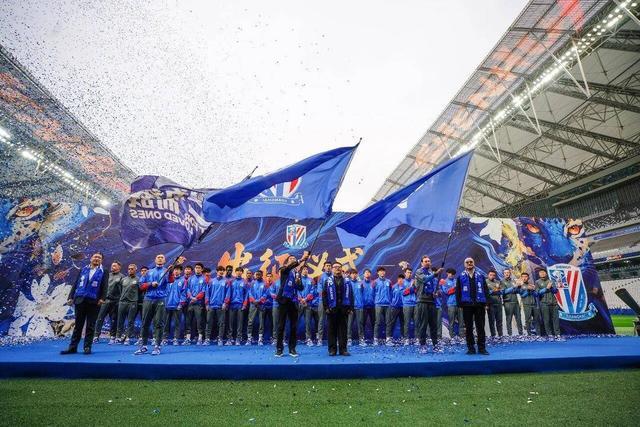 实况播放-负重前行 绽放申城，上海申花足球俱乐部出征新赛季