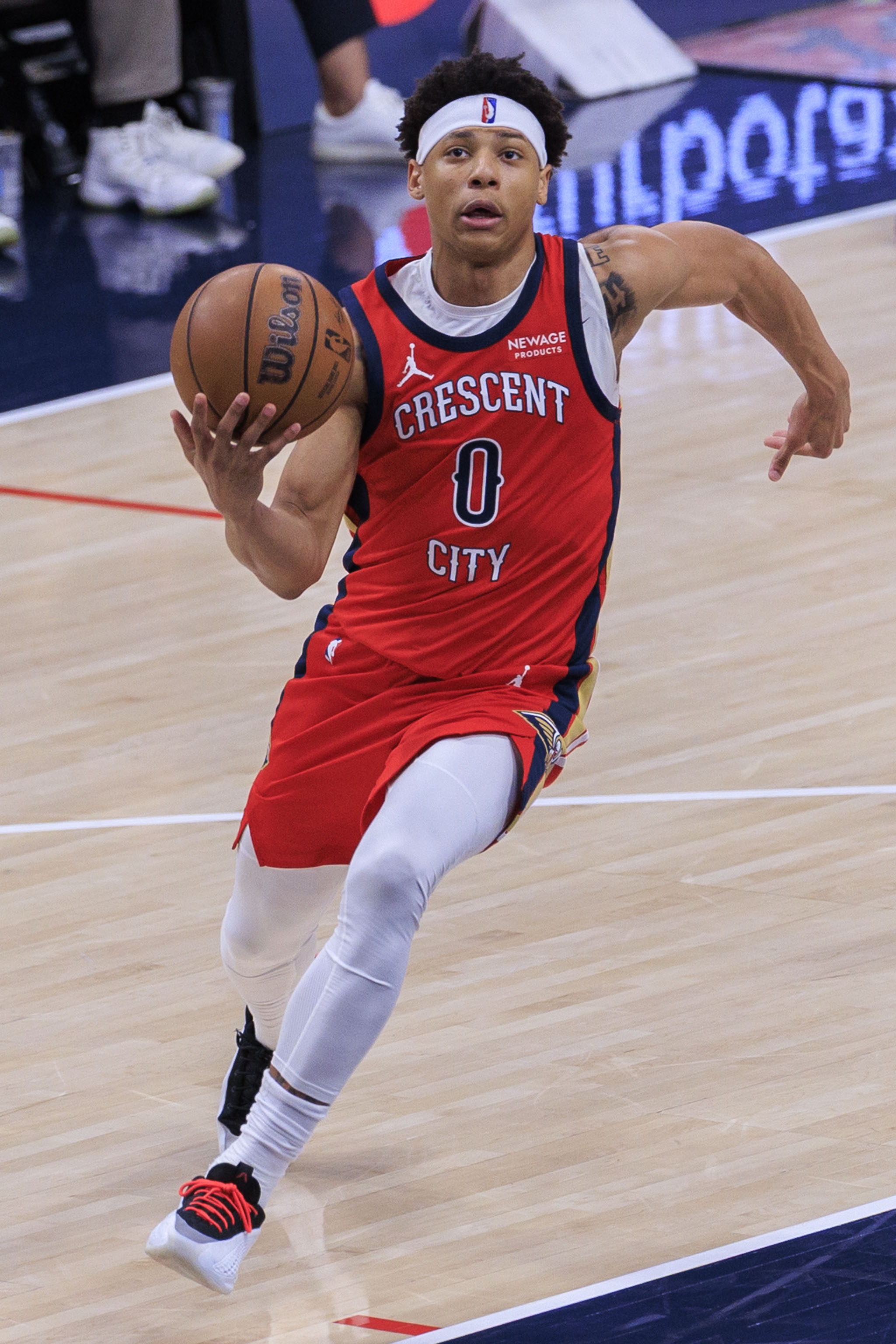 7号秀费尔斯最近4场场均27分4.5板5助1.8断 投篮命中率52.8%！